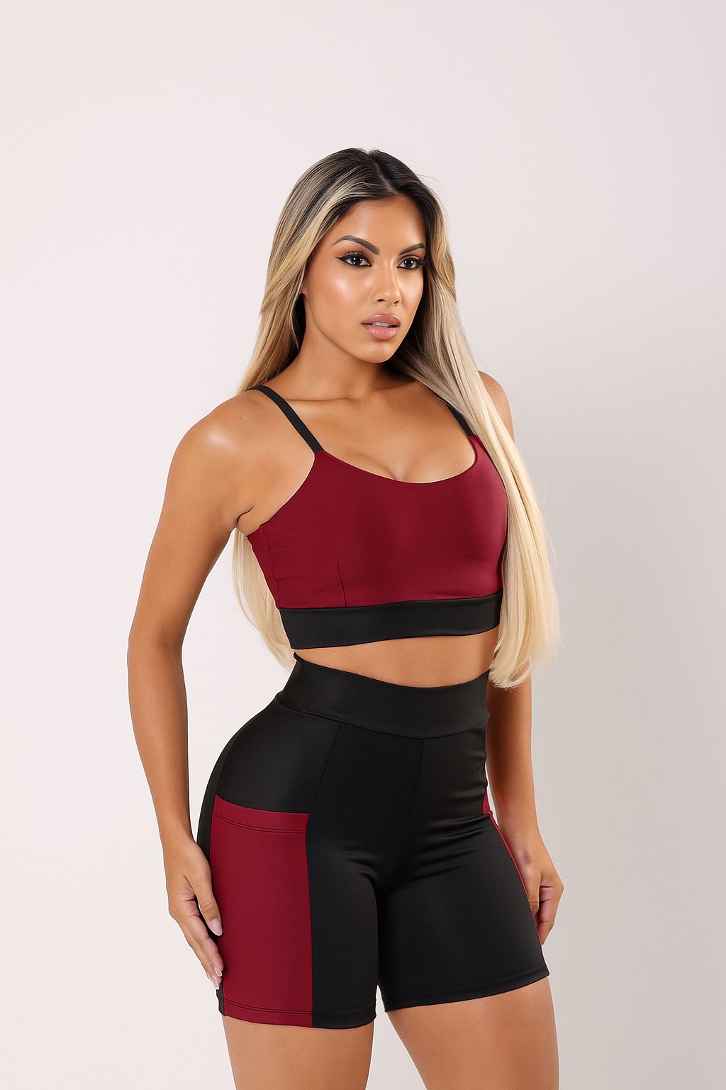 Conjunto Fitness Short com Bolso e Top Duplo Cintura Alta